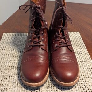 Portland Leather Brown/Cognac Lace Up Boots. Size 9.